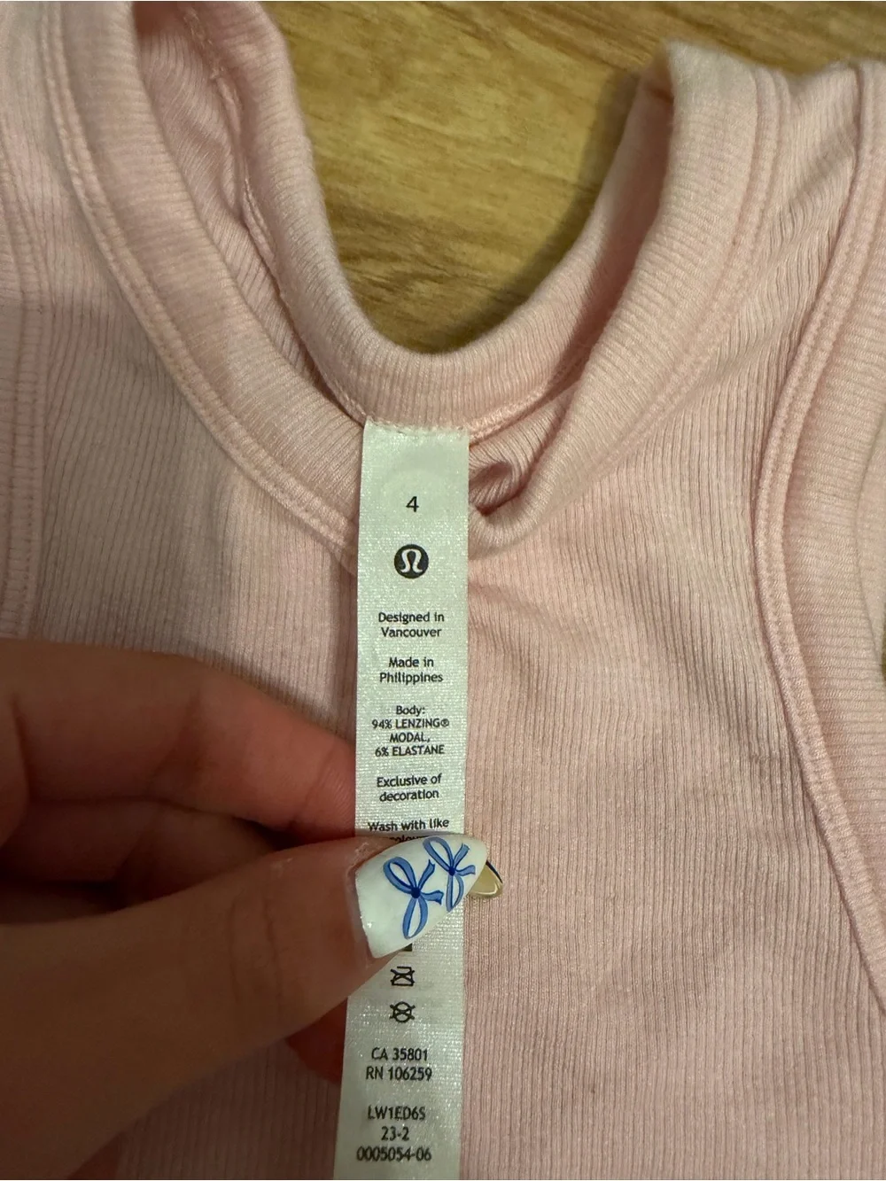 LULULEMON TANK TOP NEVER WORN SIZE 4